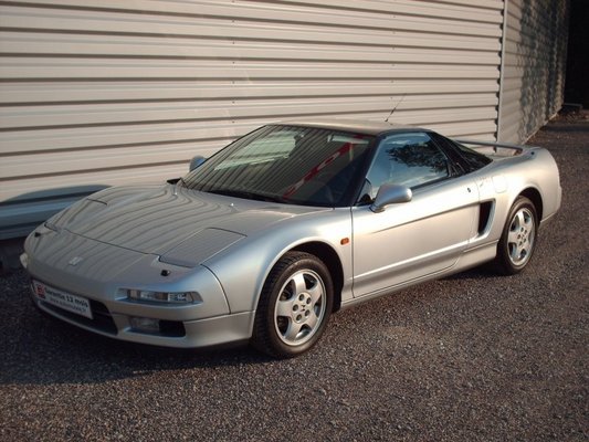 voiture de collection HONDA NSX Cliquez pour agrandir