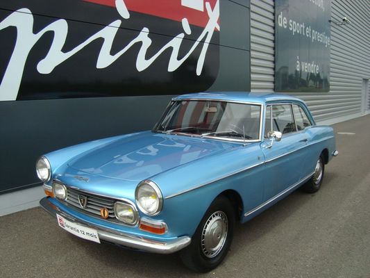 voiture de collection PEUGEOT 404 Coup Injection Cliquez pour agrandir