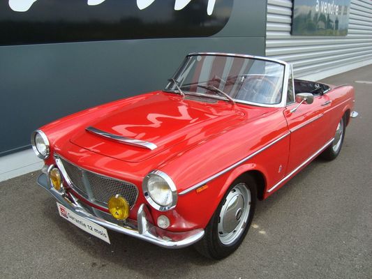 voiture de collection FIAT 1500 cabriolet Cliquez pour agrandir