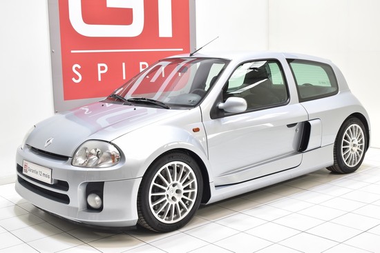 RENAULT - Clio 3.0 V6